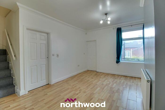 2 Bedroom Flat To Rent In Chesterfield Road, Sheffield, S8