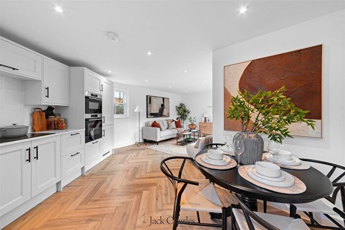 2 Bedroom Detached House For Sale In Maidstone Road, Hadlow, Tonbridge, TN11