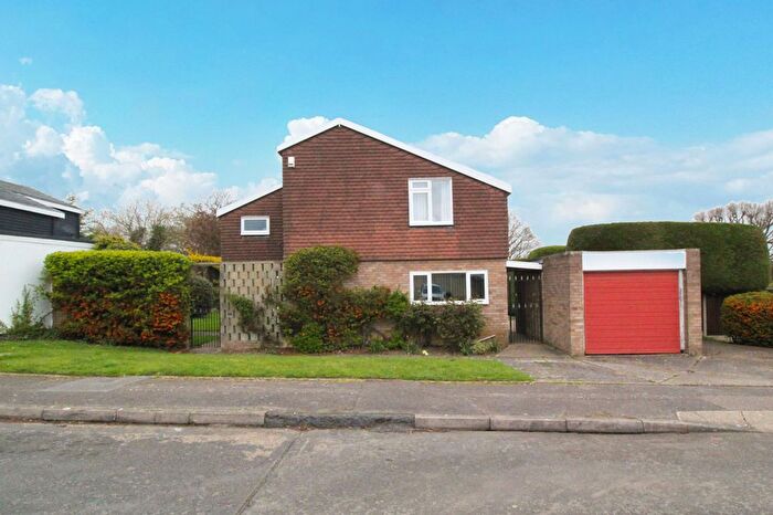 4 Bedroom Detached House For Sale In The Knowle, Basildon, Essex, SS16