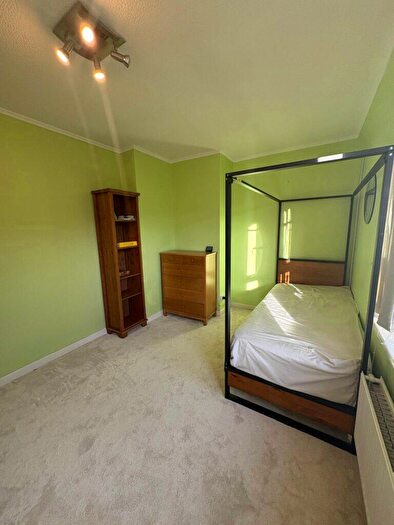 2 Bedroom Flat To Rent In Academy Street, Sandyhills, G32