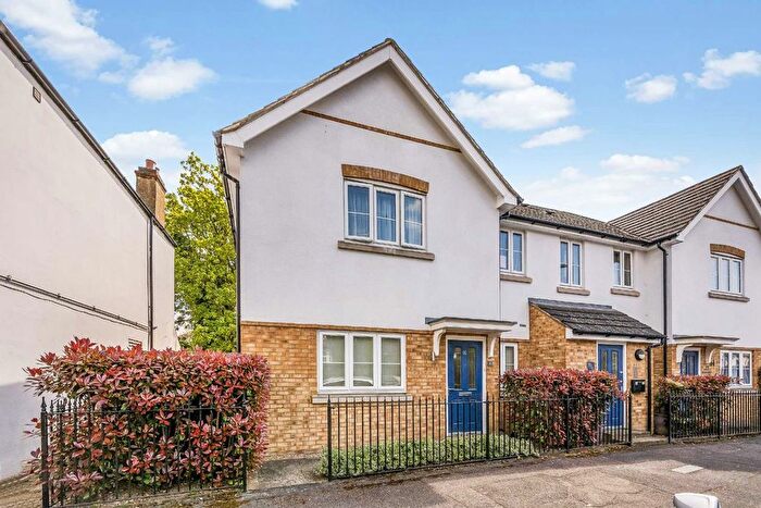 2 Bedroom Maisonette For Sale In Risingholme Road, Harrow, HA3