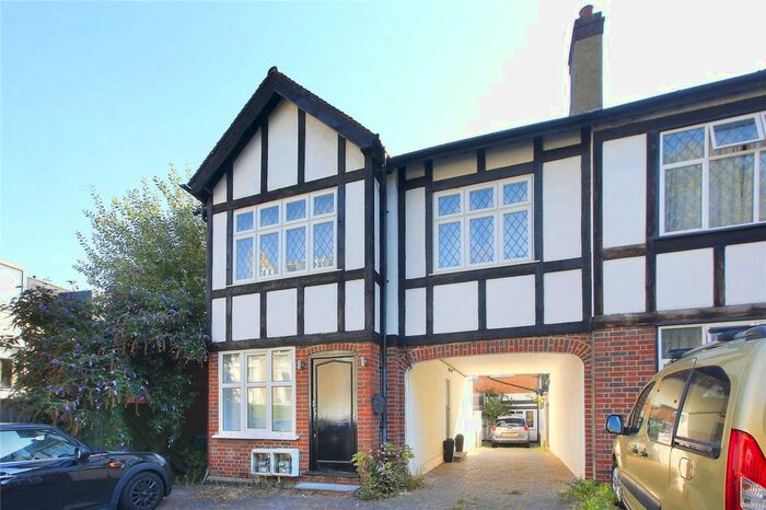 1 Bedroom Flat To Rent In St James's Drive, Wandsworth Common, SW17