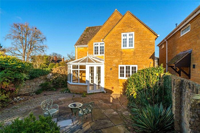 2 Bedroom End Of Terrace House For Sale In High Street, Broadway, Worcestershire, WR12