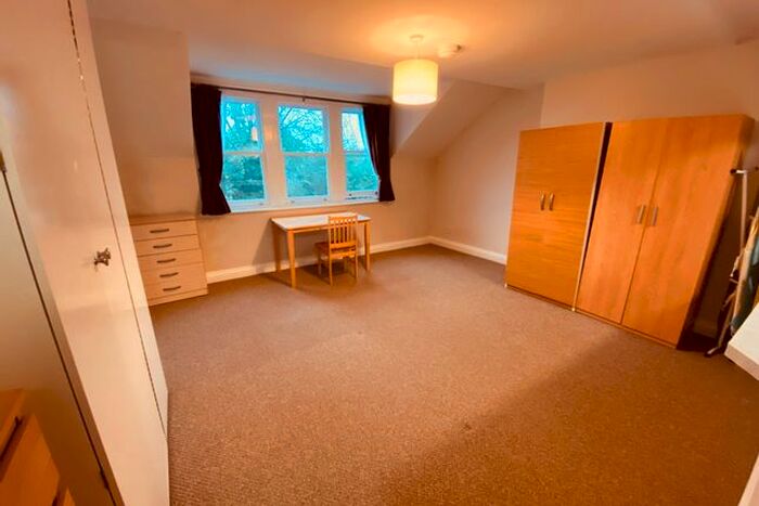 Studio To Rent In Queens Avenue, London, N10