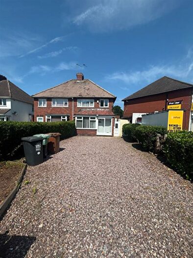 3 Bedroom Semi-Detached House To Rent In Bosty Lane, Walsall, WS9