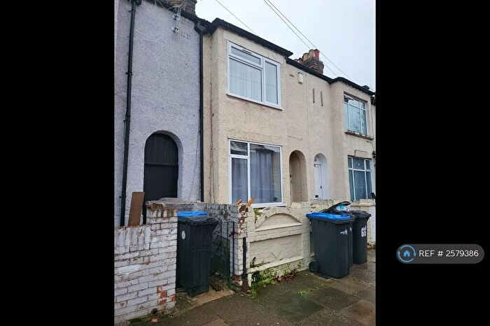 1 Bedroom Flat To Rent In Eastbournia Avenue, London, N9
