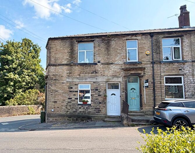3 Bedroom End Terrace House To Rent In Scar Lane, Huddersfield, West Yorkshire, HD3