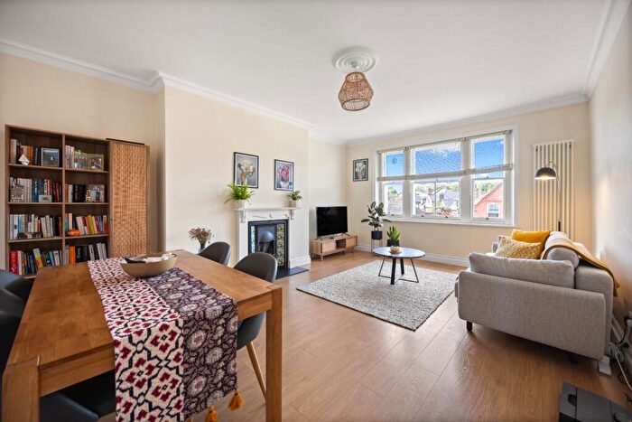 2 Bedroom Flat To Rent In Lawn Road, Belsize Park, NW3