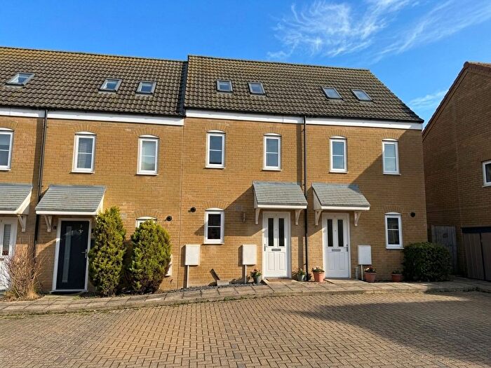3 Bedroom Terraced House For Sale In Lupton Close, Oulton, Lowestoft, NR32