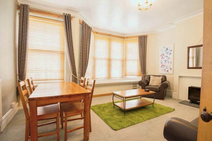 2 Bedroom Flat To Rent In Shirley Road, CF23
