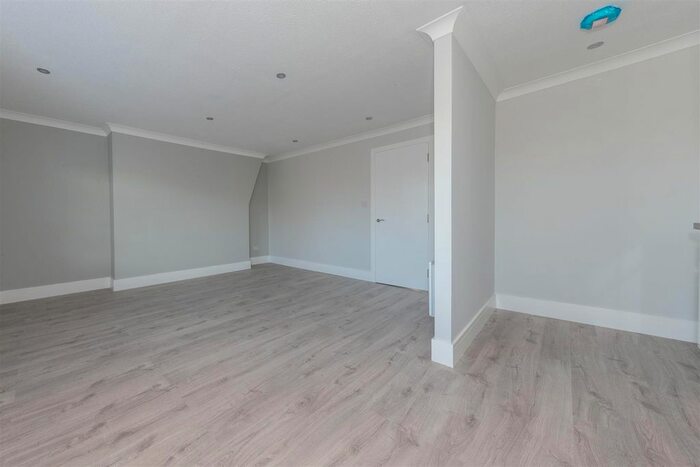 1 Bedroom Flat To Rent In Rush Court, Bedford, MK40