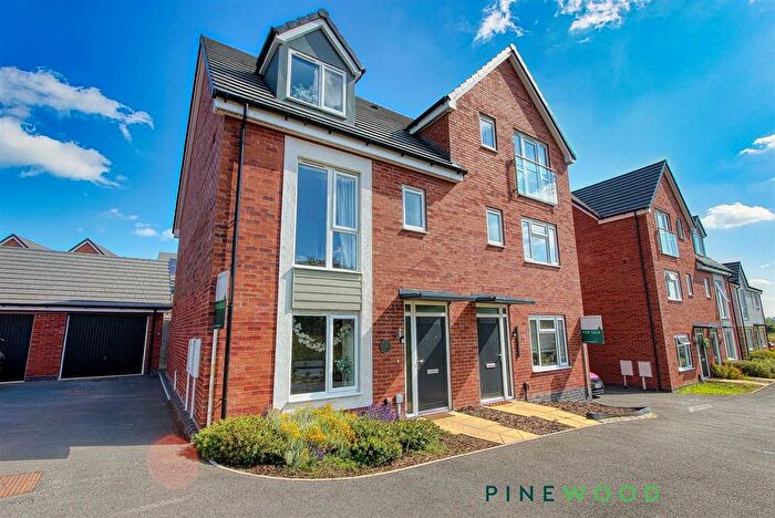 4 Bedroom Semi-Detached House For Sale In Stephenson Lane, Clay Cross, Chesterfield, Derbyshire, S45