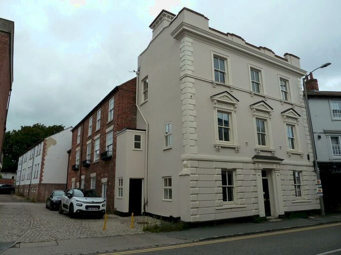 1 Bedroom Flat To Rent In Castle Street, Buckingham, MK18