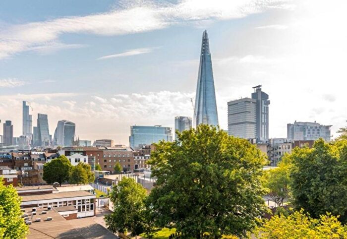 3 Bedroom Flat To Rent In Redcross Way, London, SE1