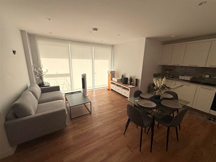 2 Bedroom Flat To Rent In Palmer Street, Reading, Berkshire, RG1