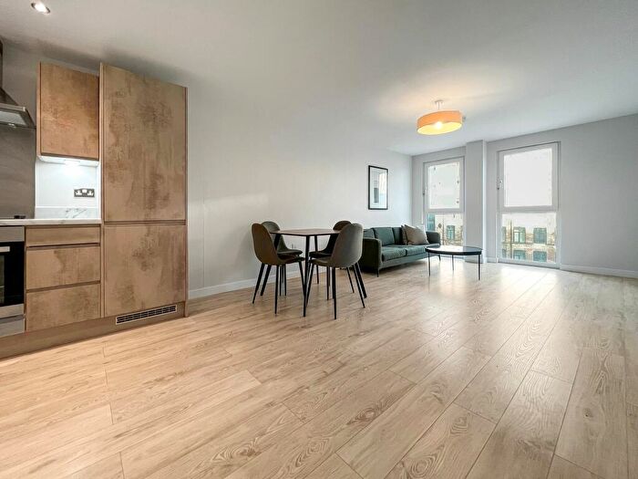 2 Bedroom Property To Rent In Block E, Victoria Riverside, Leeds, LS10