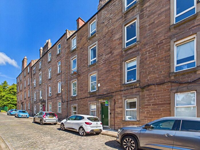 2 Bedroom Flat To Rent In Ellen Street, Dundee, DD1