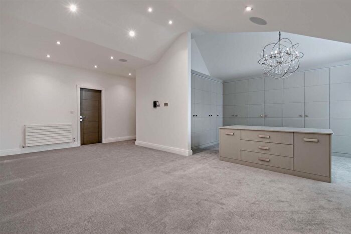 5 Bedroom Detached House For Sale In De Montfort House, Haven Pastures, Henley-In-Arden, B95