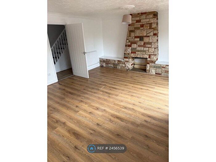 3 Bedroom Terraced House To Rent In Coldham Grove, Enfield, EN3