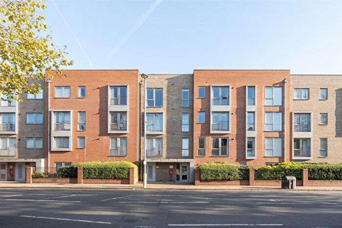 1 Bedroom Flat For Sale In High Road Leyton, Leyton, E10