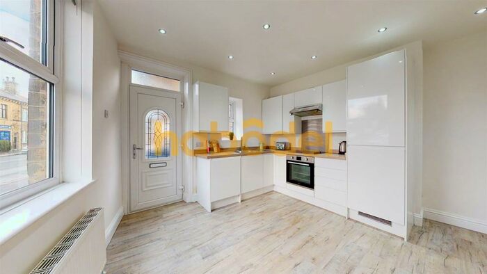 3 Bedroom Terraced House To Rent In South View, Stanningley, Leeds, LS28