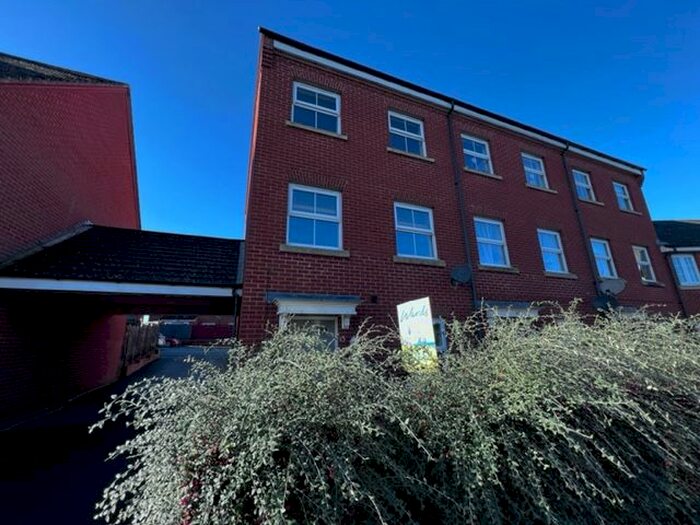 4 Bedroom Property To Rent In Swaffer Way, Singleton, Ashford, TN23