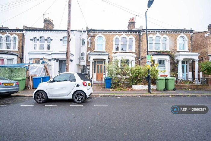 4 Bedroom Maisonette To Rent In Crofton Road, London, SE5