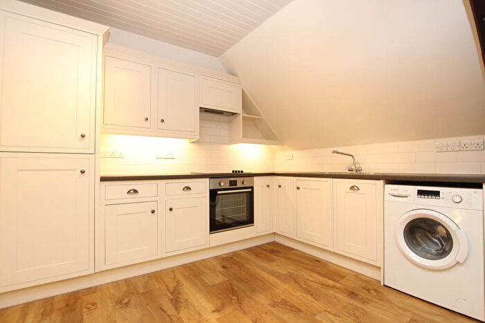 1 Bedroom Flat To Rent In High Street, Middleton Cheney, OX17