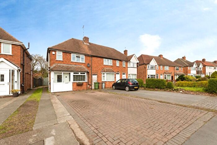 3 Bedroom End Of Terrace House For Sale In Brook Lane, Solihull, West Midlands, B92