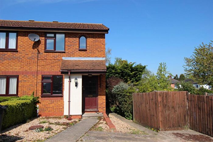 2 Bedroom House To Rent In Daisy Croft, Rushden, NN10