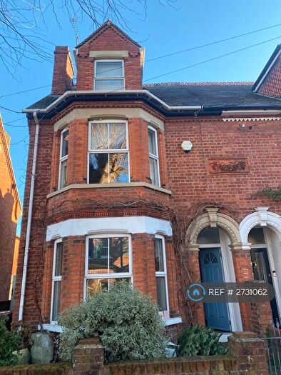 4 Bedroom Semi-Detached House To Rent In Wantage Road, Reading, RG30