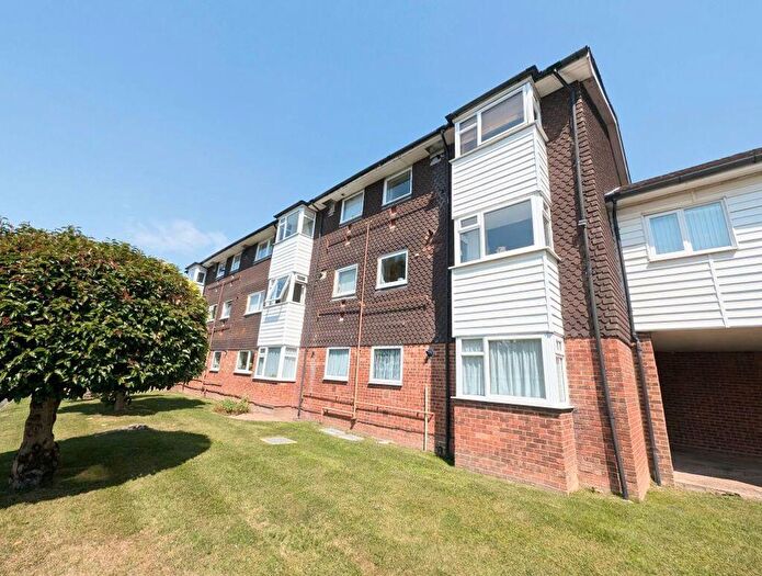 1 Bedroom Apartment To Rent In Wimblehurst Court, Horsham, RH12