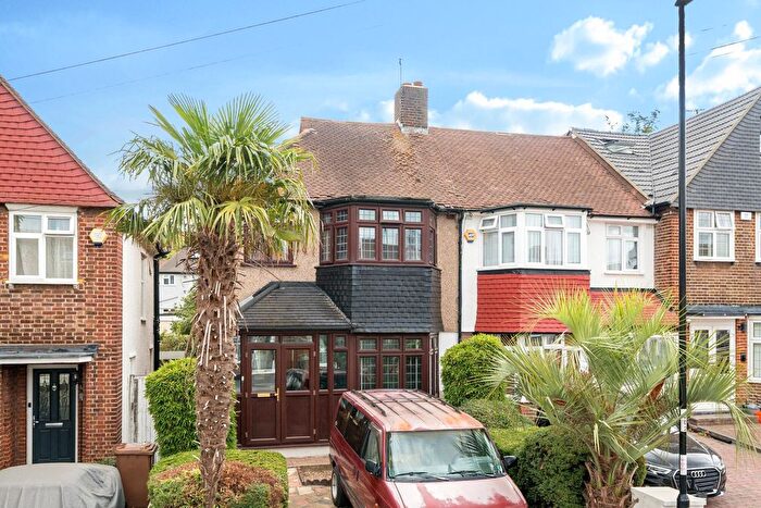 4 Bedroom End Of Terrace House For Sale In Bosbury Road, London, SE6