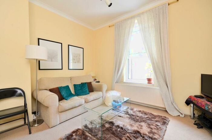 1 Bedroom Flat To Rent In Gunter Grove, Chelsea, London, SW10
