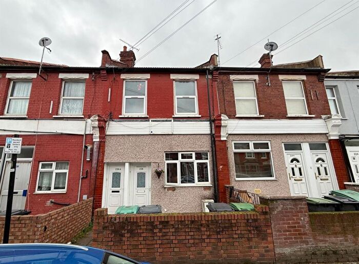 2 Bedroom Maisonette To Rent In Hermitage Road, London, N4