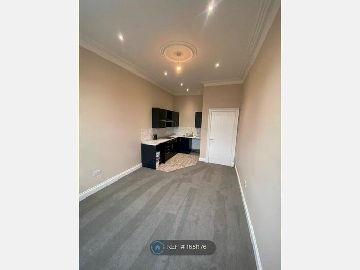 2 Bedroom Flat To Rent In Station Road, Dumbarton, G82