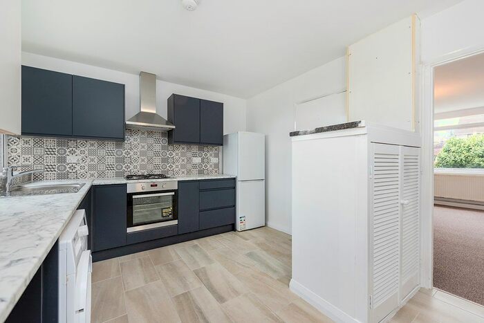 2 Bedroom Flat To Rent In Springfield Road, Wallington, SM6