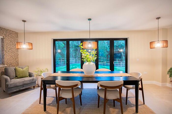 4 Bedroom House For Sale In Waltham Park Road, Pulborough, RH20