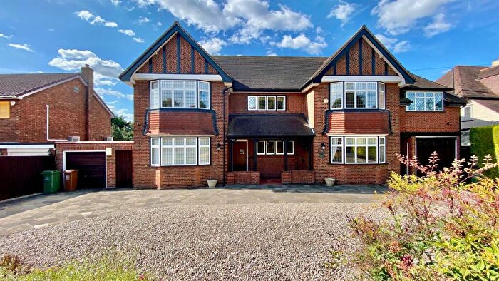 5 Bedroom Detached House For Sale In York Road, Cheam, SM2