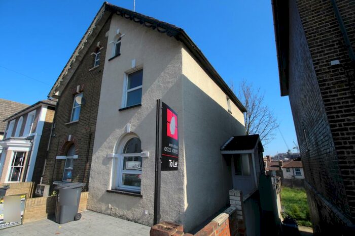 4 Bedroom Semi-Detached House To Rent In Highfield Road Dartford, DA1