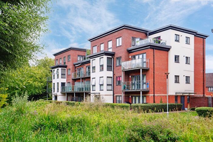2 Bedroom Flat For Sale In Bartlett Crescent, High Wycombe, HP12