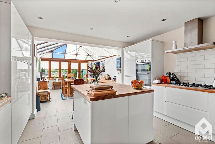 3 Bedroom Property For Sale In Evesham Road, Toddington, GL54