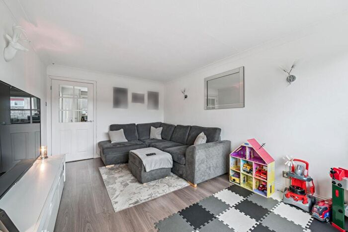 2 Bedroom Semi-Detached House For Sale In Strathyre Place, Stoneyburn, EH47