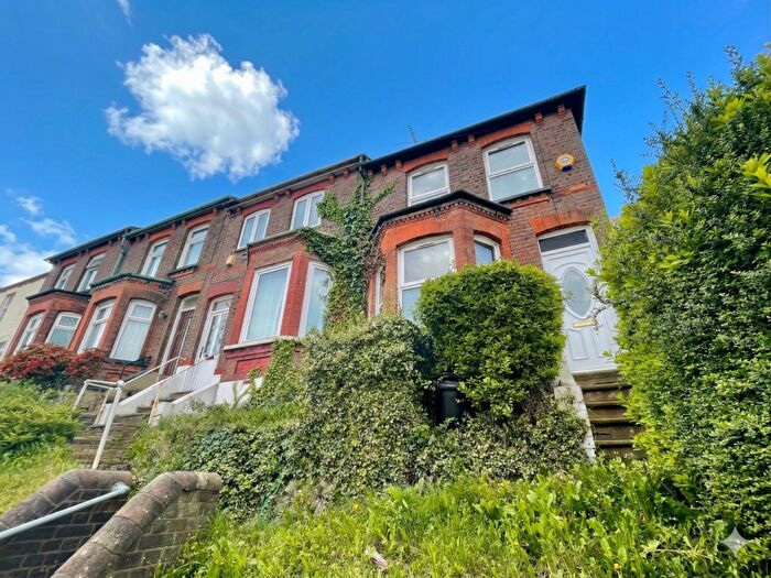 3 Bedroom End Of Terrace House For Sale In Harcourt Street, Luton, Bedfordshire, LU1