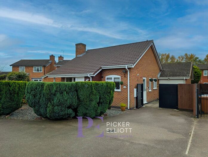 2 Bedroom Property For Sale In Lovetts Close, Hinckley, LE10