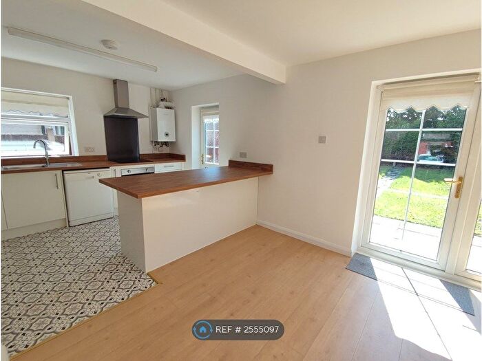 4 Bedroom Semi-Detached House To Rent In Edinburgh Close, Liverpool, L30