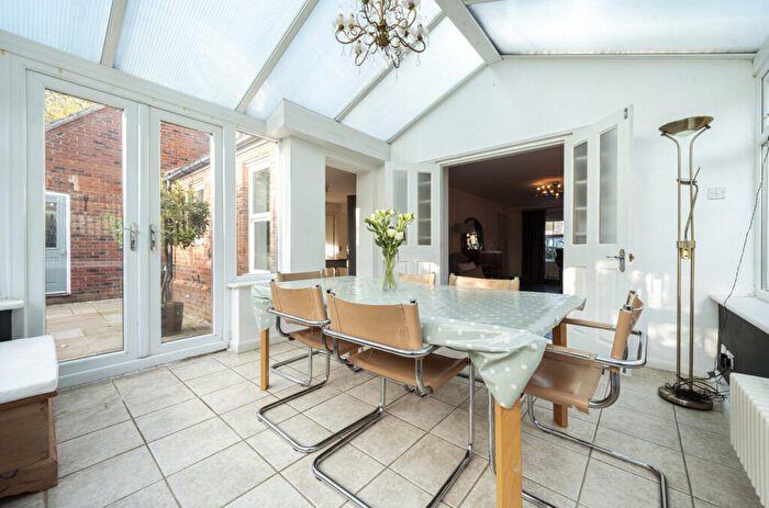 4 Bedroom Detached House For Sale In Tayberry Grove, Mortimer, Reading, Berkshire, RG7