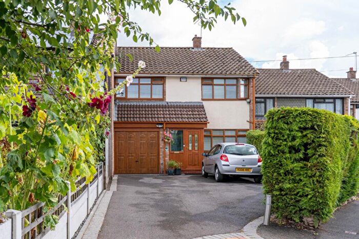 3 Bedroom Terraced House For Sale In Hinton Avenue, Alvechurch, B48