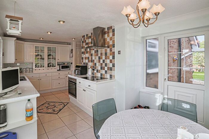 2 Bedroom Detached Bungalow For Sale In Rockingham Close, Leeds, LS15
