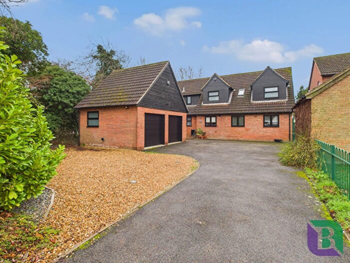5 Bedroom Detached House For Sale In Woad Lane, Great Linford, MK14